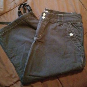 Black cargo capris